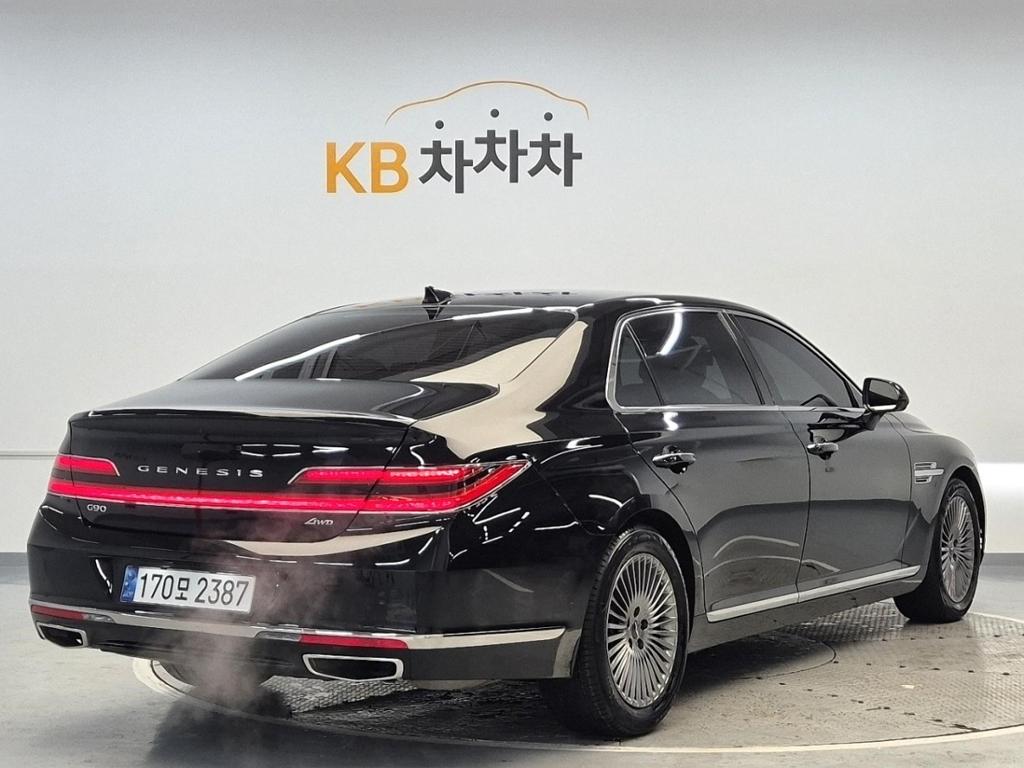 2021 GENESIS G90 