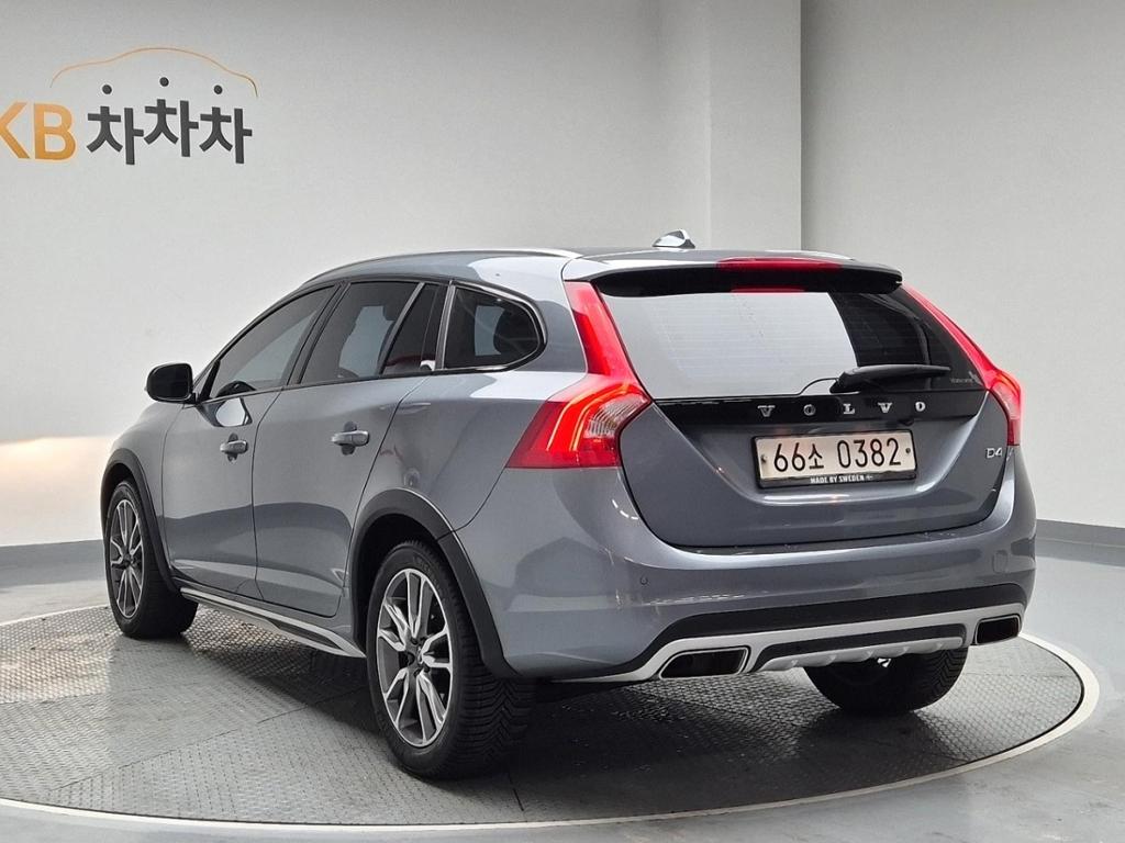 2016 VOLVO V60 CROSS COUNTRY 