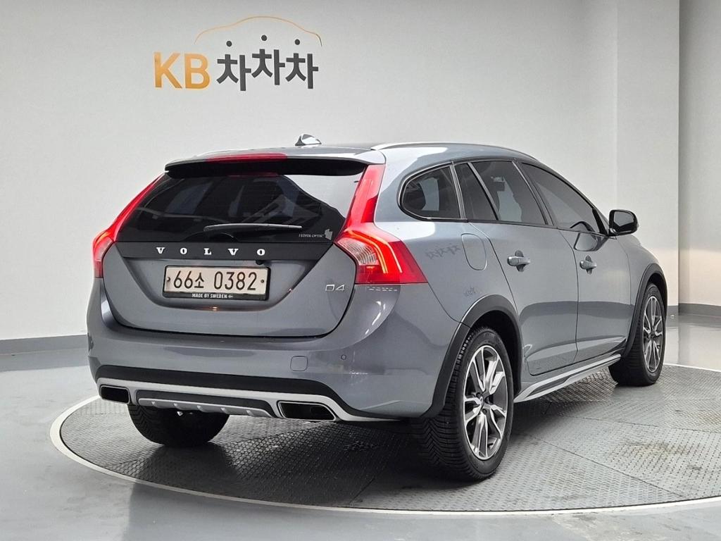 2016 VOLVO V60 CROSS COUNTRY 