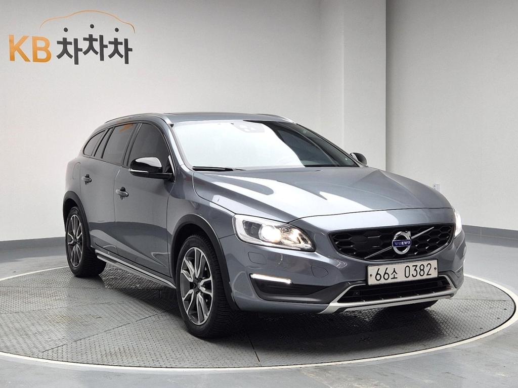 2016 VOLVO V60 CROSS COUNTRY 
