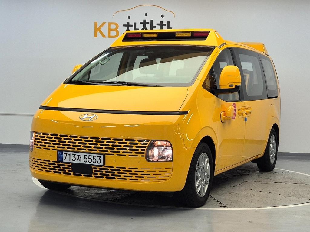 2023 HYUNDAI STARIA 