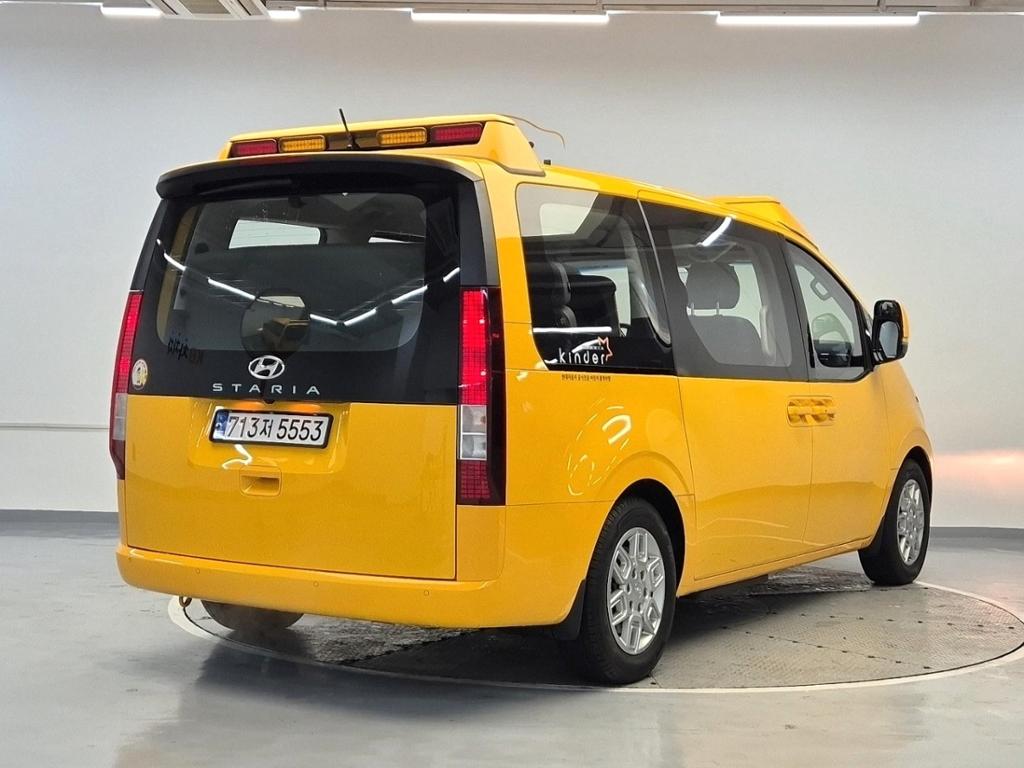 2023 HYUNDAI STARIA 