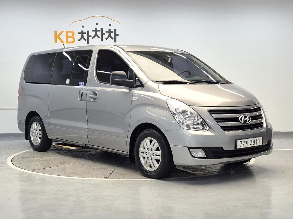 2017 HYUNDAI GRAND STAREX 