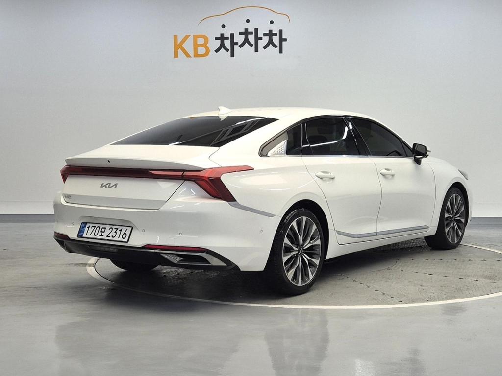 2022 KIA K8 