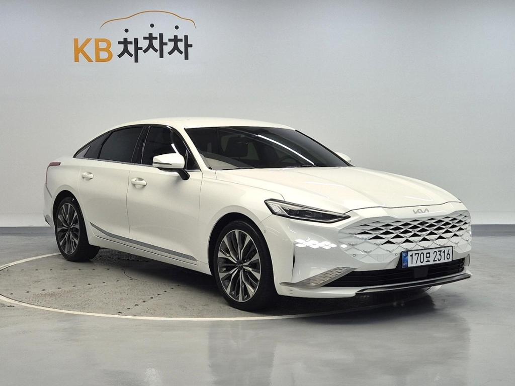 2022 KIA K8 