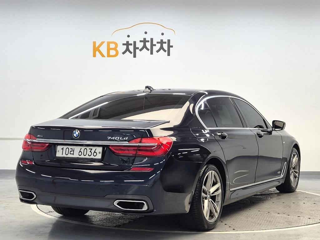 2017 BMW 7 SERIES (6Gen) 