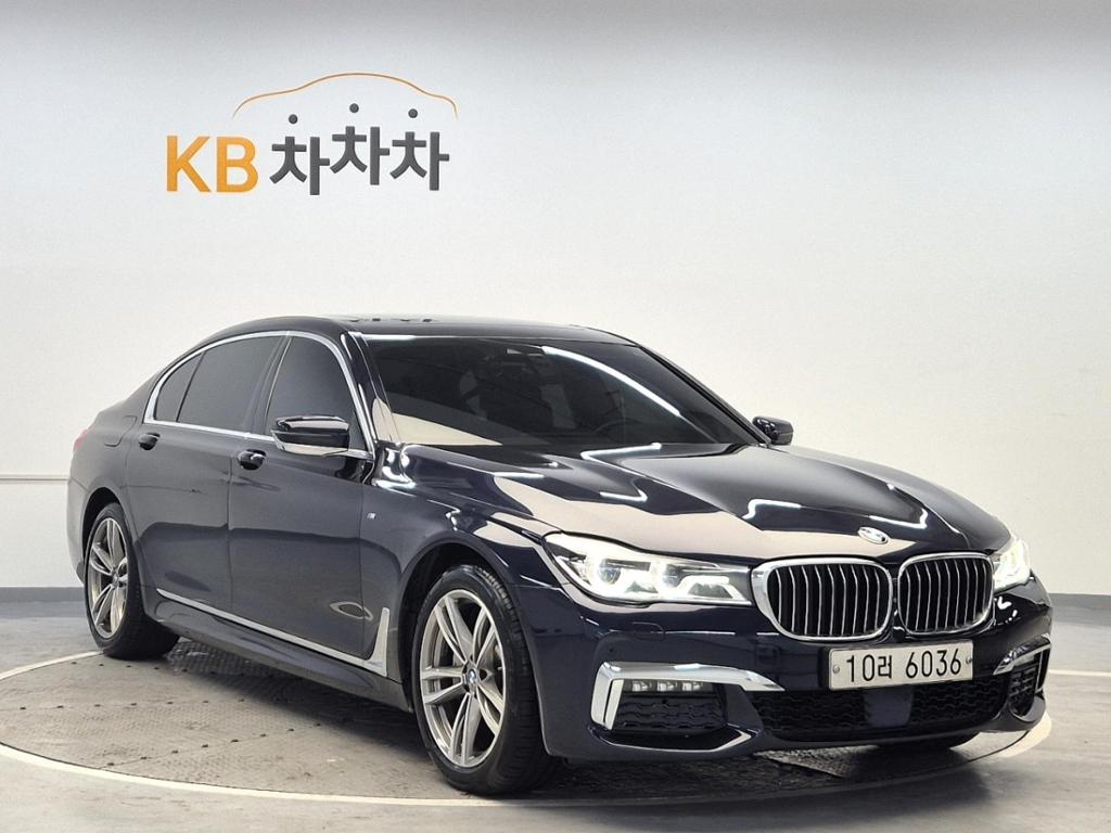 2017 BMW 7 SERIES (6Gen) 