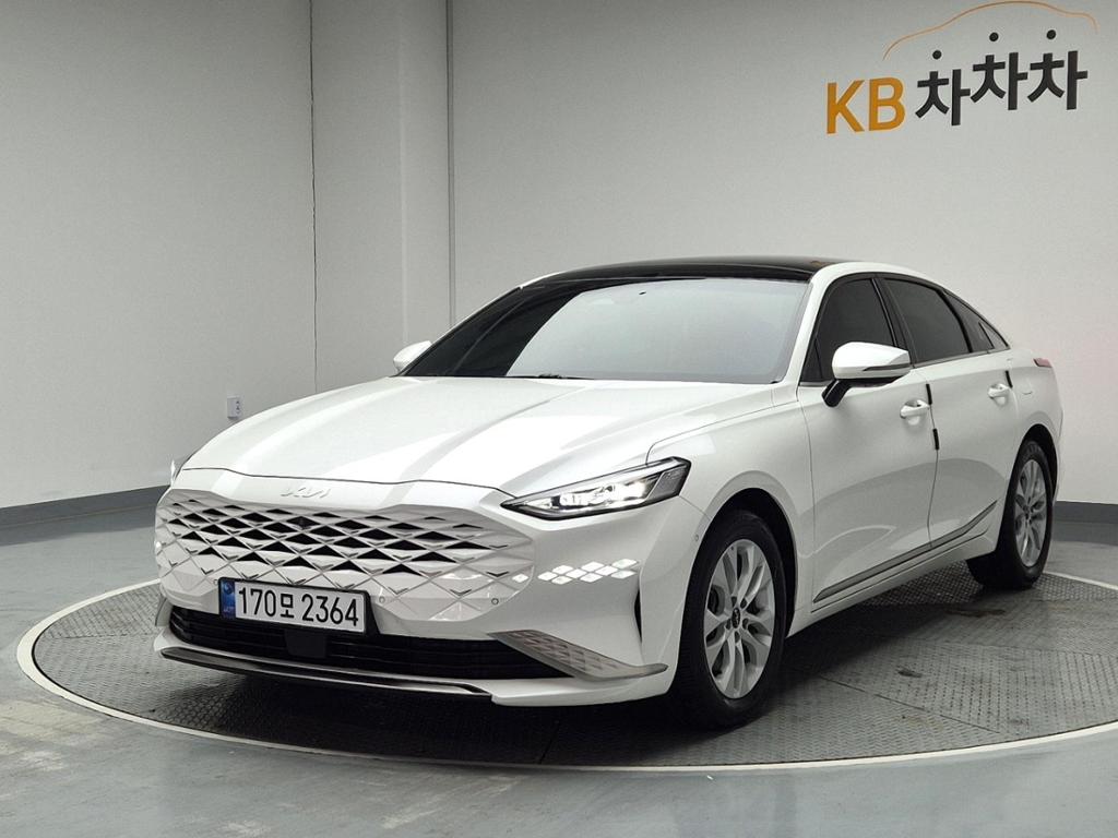 2022 KIA K8 