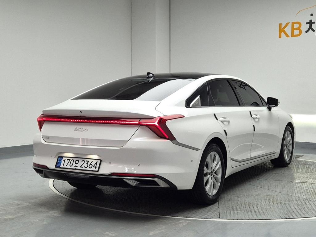 2022 KIA K8 