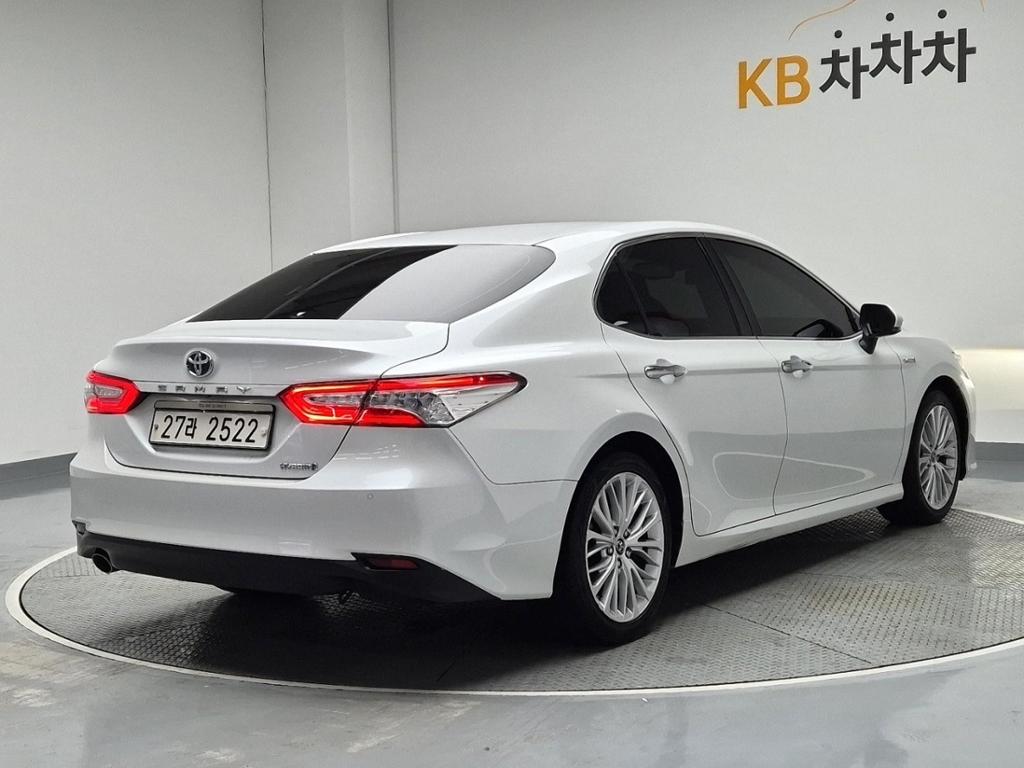 2018 TOYOTA CAMRY 
