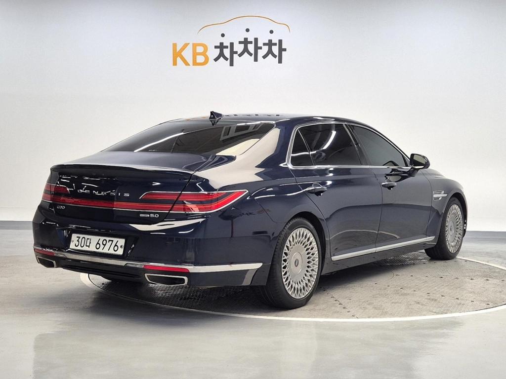 2019 GENESIS G90 