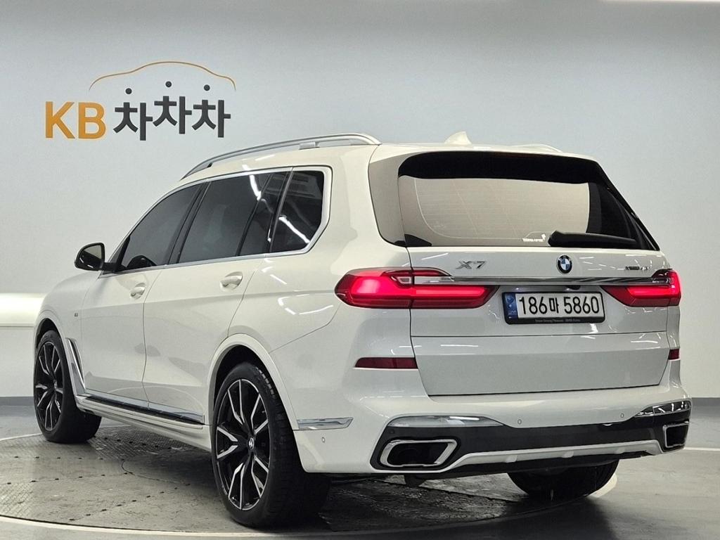 2022 BMW X7 