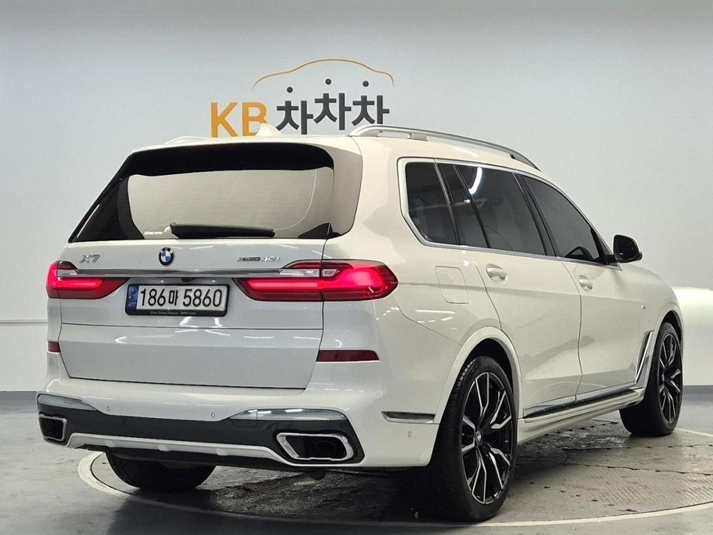2022 BMW X7 