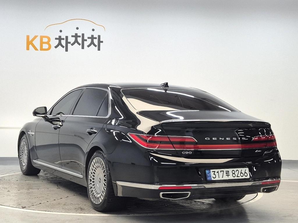 2021 GENESIS G90 
