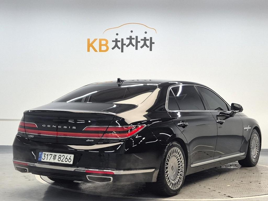 2021 GENESIS G90 