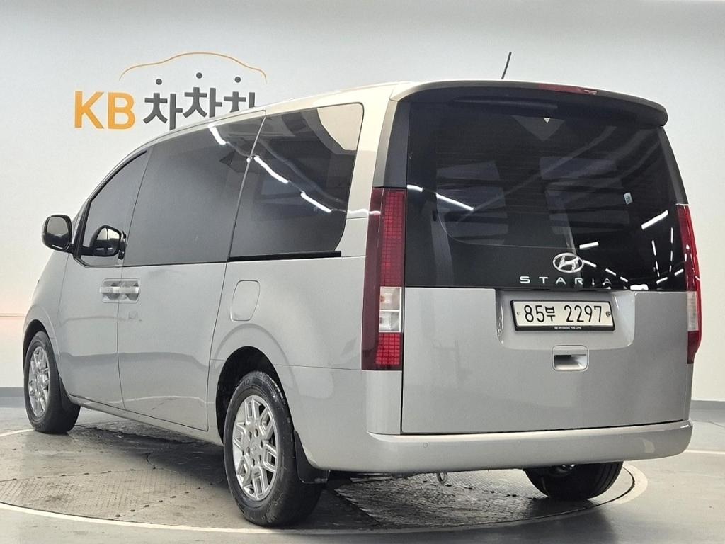2022 HYUNDAI STARIA 