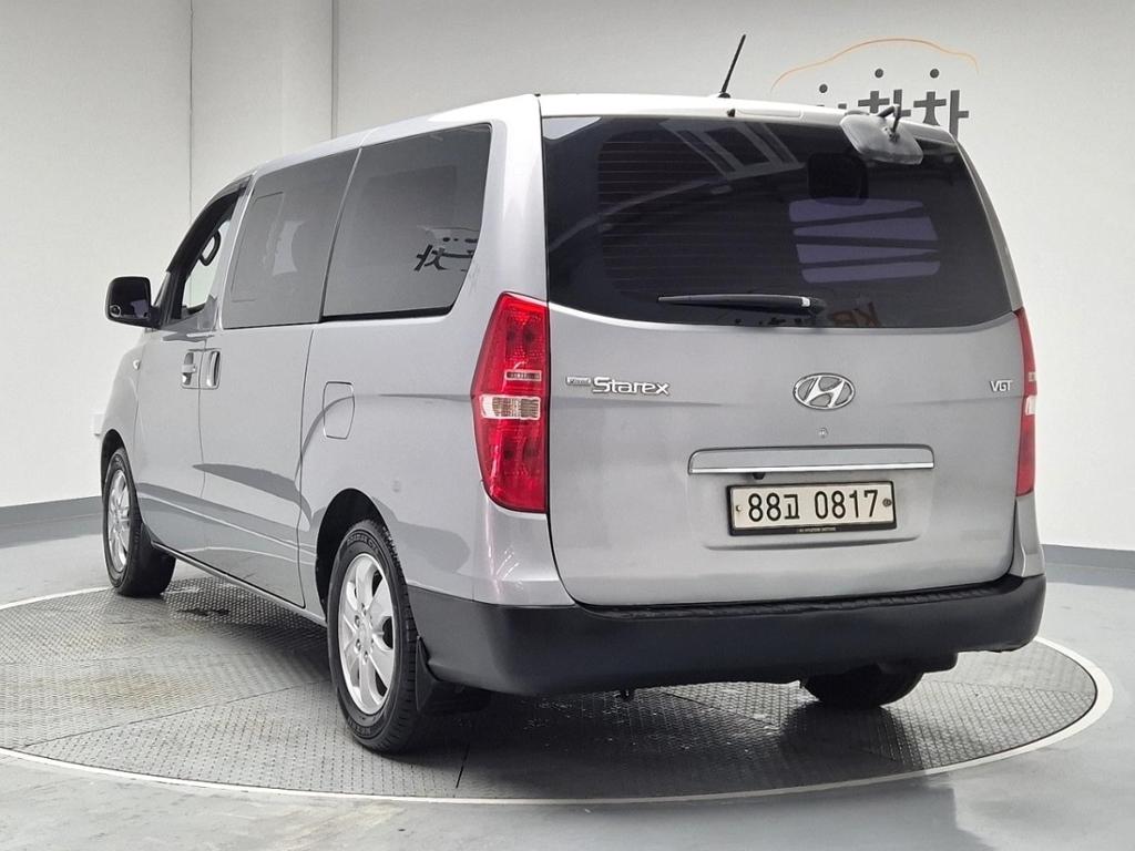 2018 HYUNDAI THE NEW GRAND STAREX 