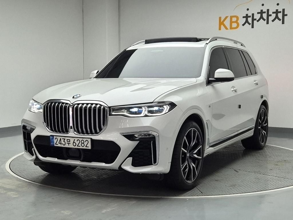 2021 BMW X7 