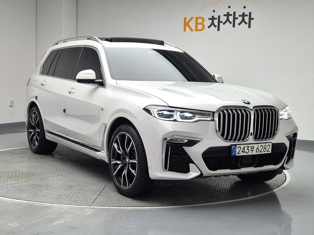 2021 BMW X7 