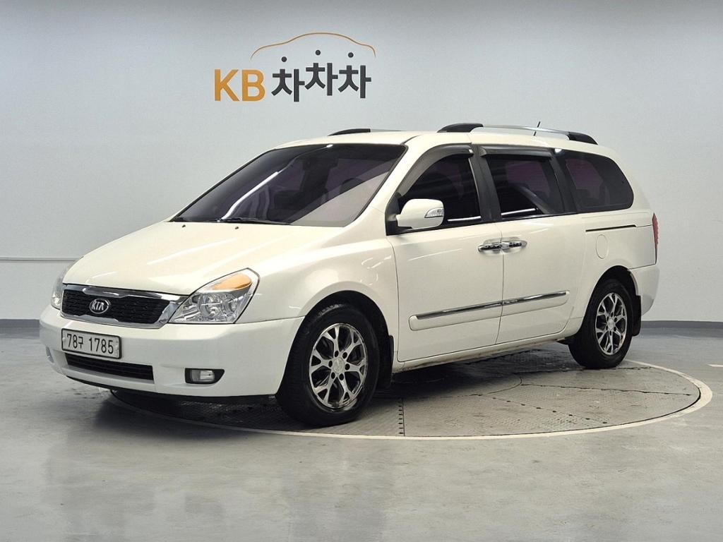 2013 KIA CARNIVAL R 