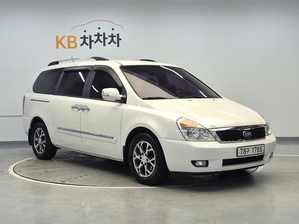 2013 KIA CARNIVAL R 