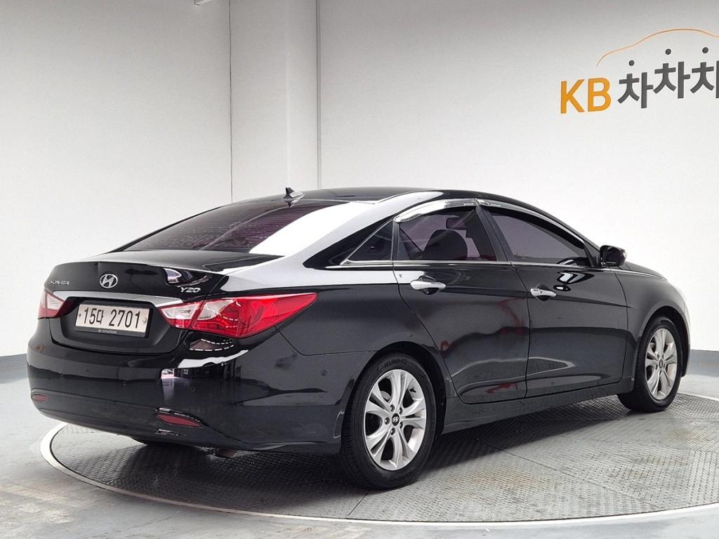 2011 HYUNDAI SONATA (YF) 