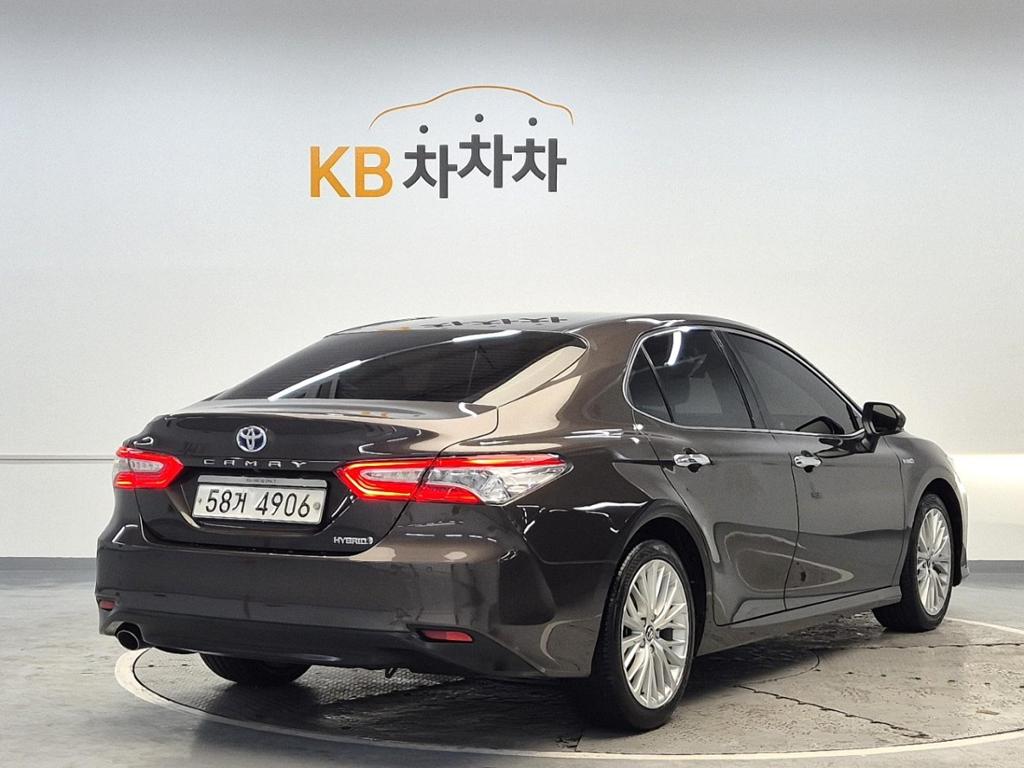 2019 TOYOTA CAMRY 