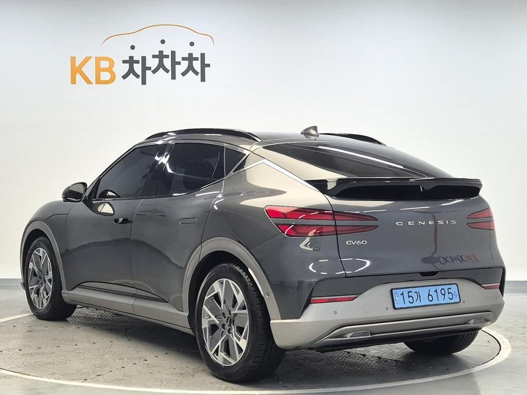2022 GENESIS GV60 