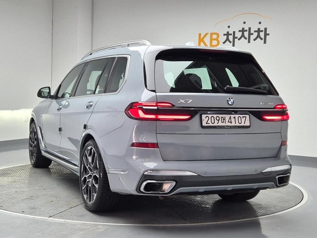 2024 BMW X7 