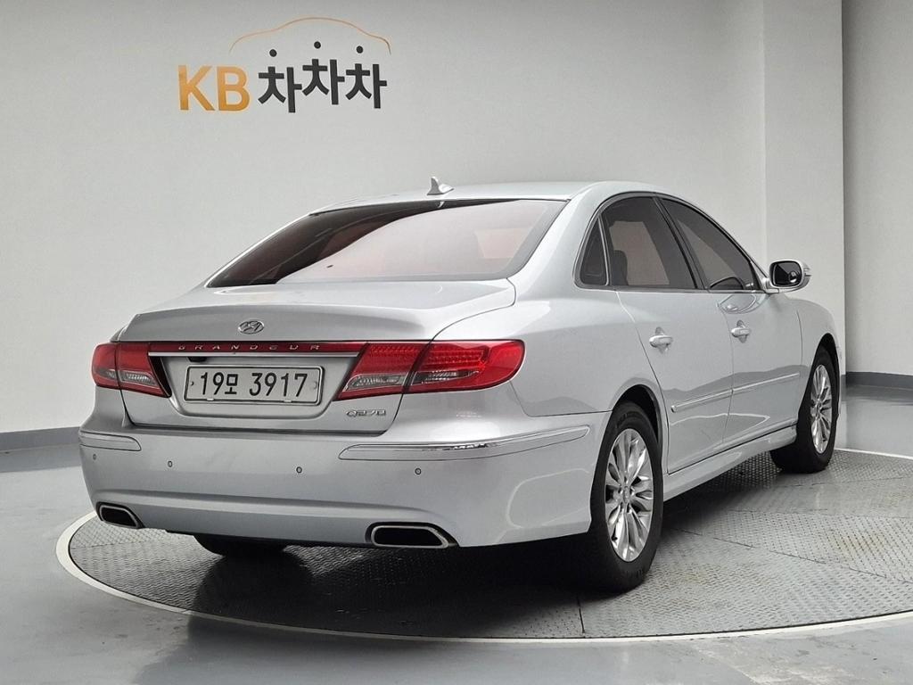 2010 HYUNDAI THE LUXURY GRANDEUR 