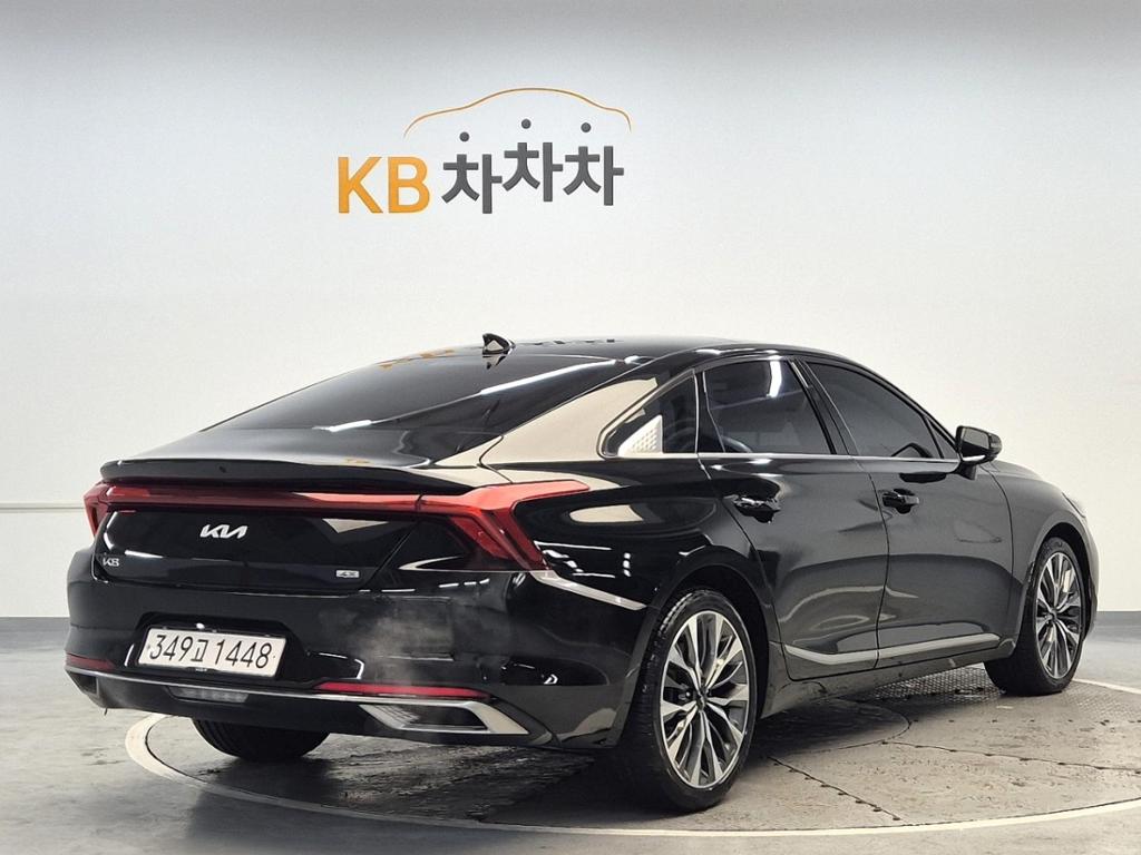 2023 KIA K8 