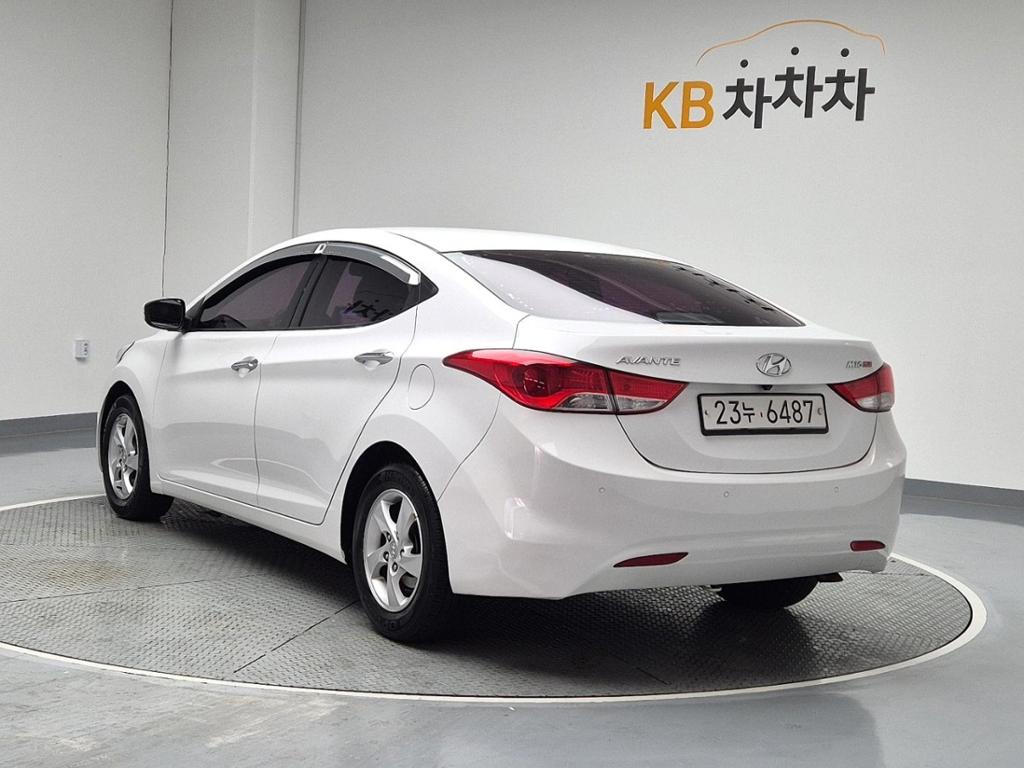 2011 HYUNDAI AVANTE MD 