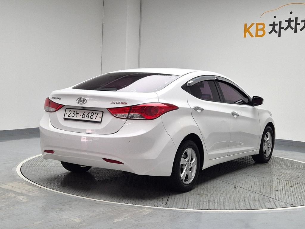 2011 HYUNDAI AVANTE MD 
