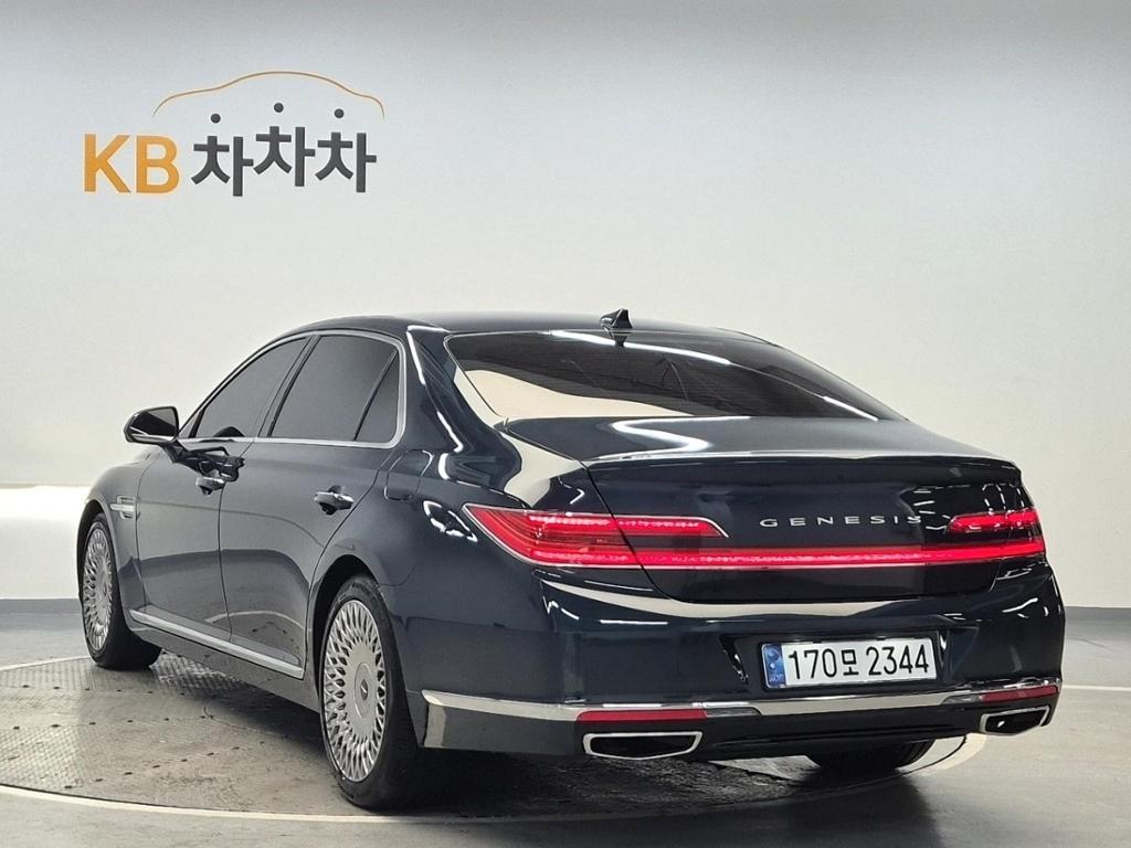 2021 GENESIS G90 