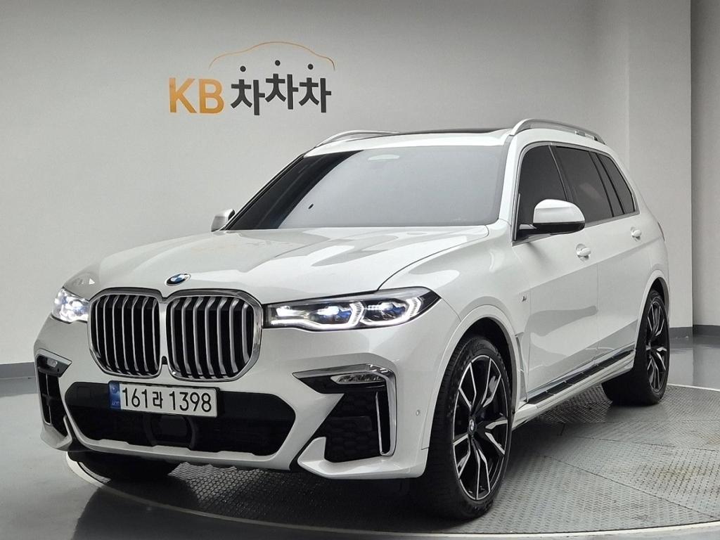 2022 BMW X7 