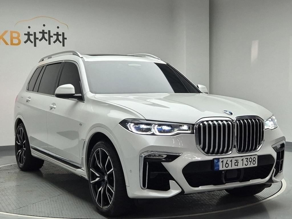 2022 BMW X7 