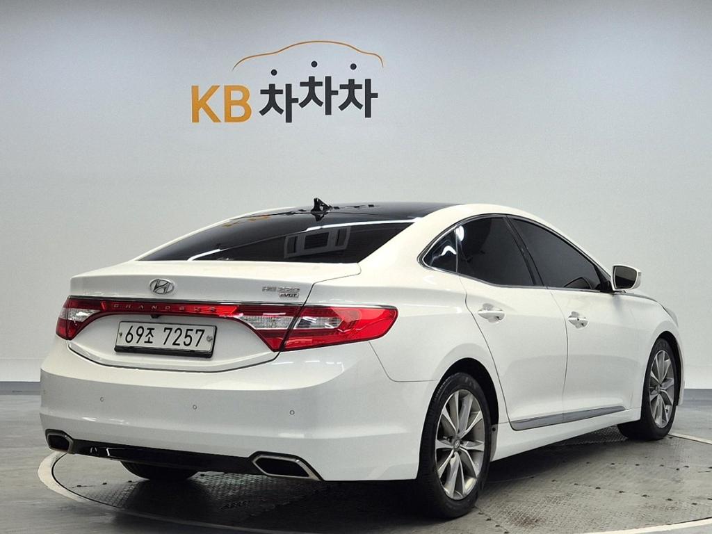 2016 HYUNDAI GRANDEUR HG 