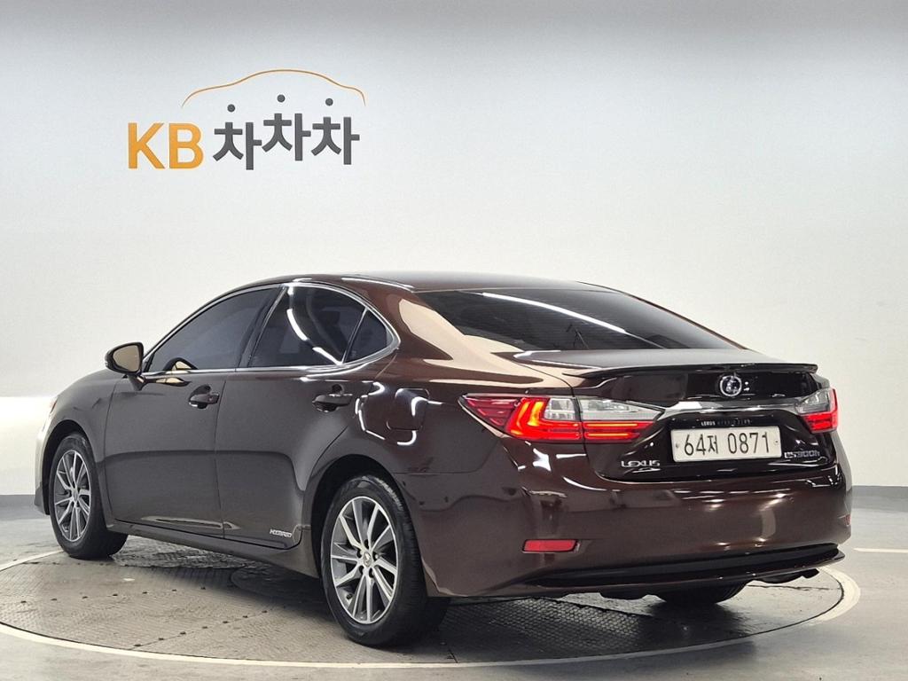2016 LEXUS ES 