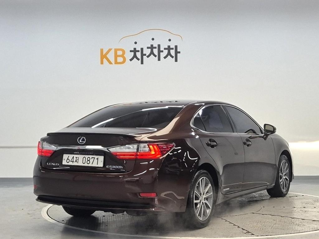2016 LEXUS ES 