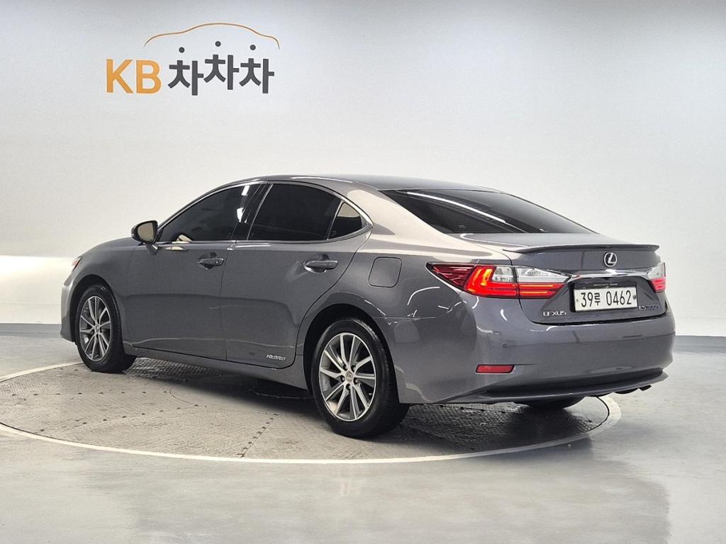 2016 LEXUS ES 