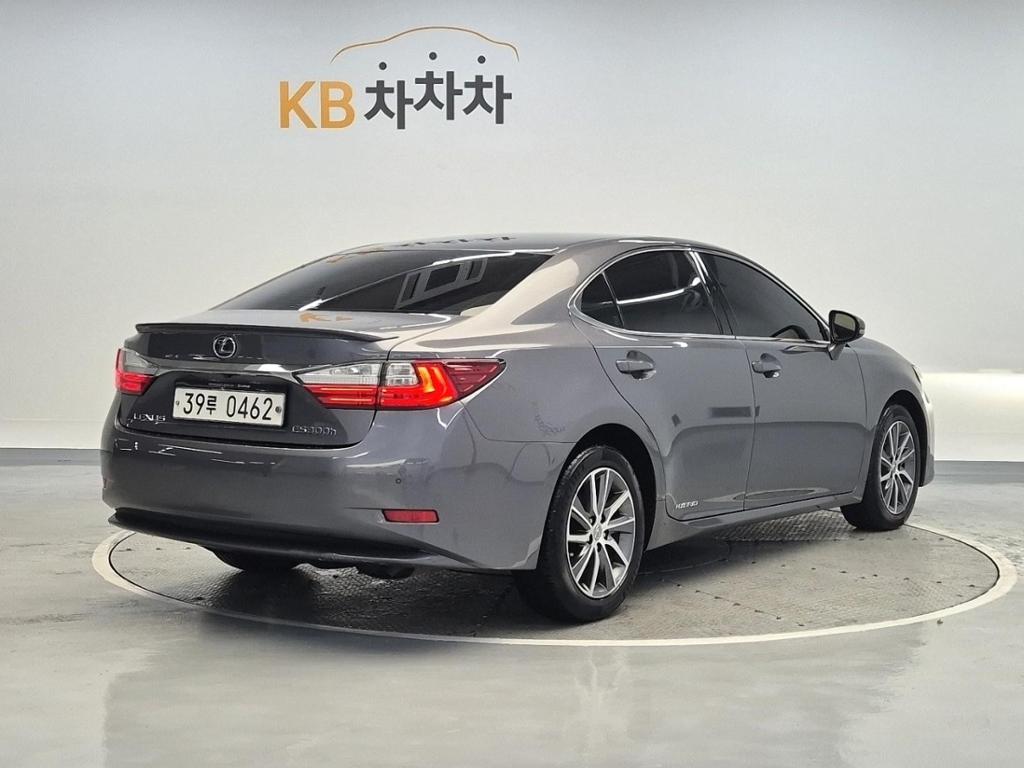 2016 LEXUS ES 