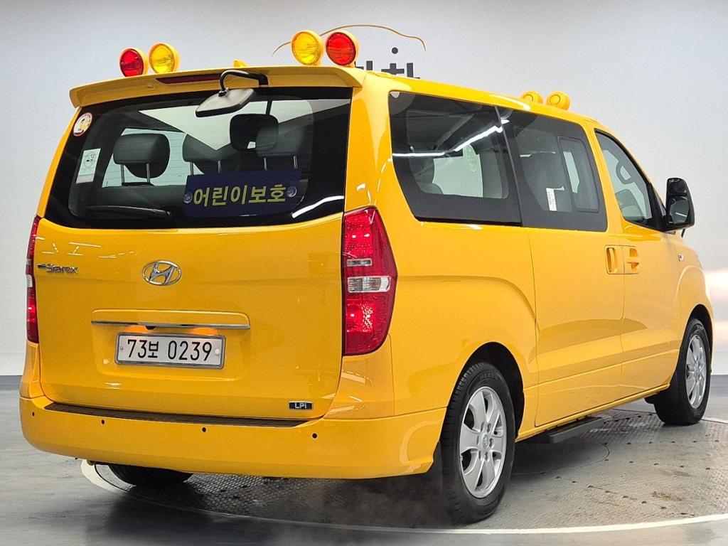 2021 HYUNDAI THE NEW GRAND STAREX 