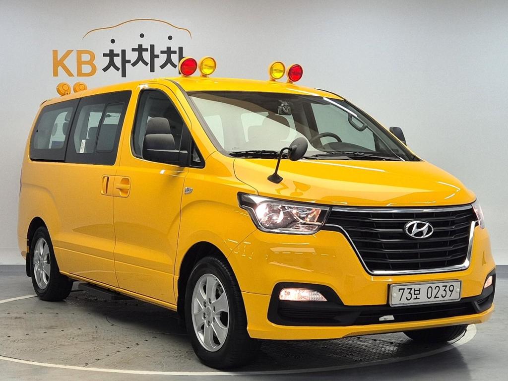 2021 HYUNDAI THE NEW GRAND STAREX 