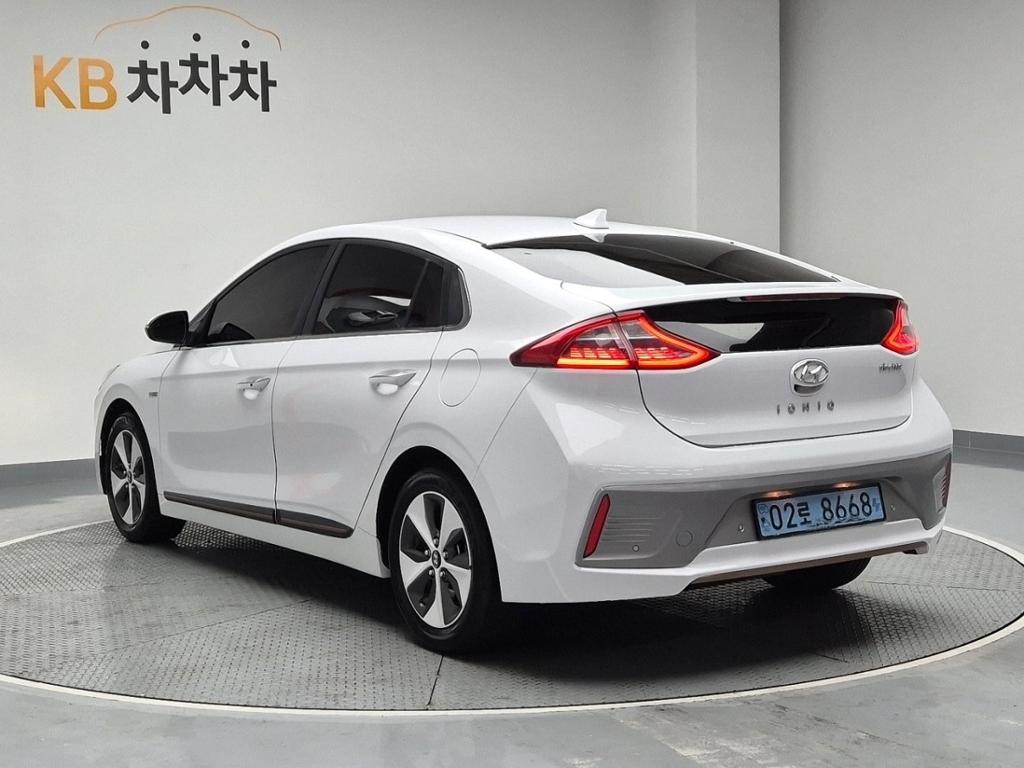 2017 HYUNDAI IONIQ Electric 