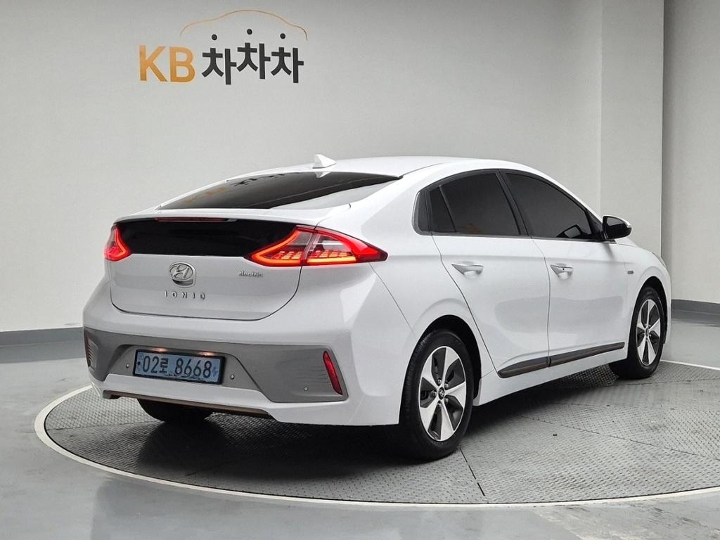 2017 HYUNDAI IONIQ Electric 