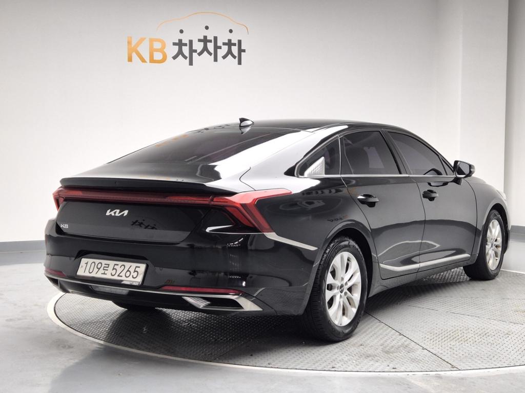 2022 KIA K8 