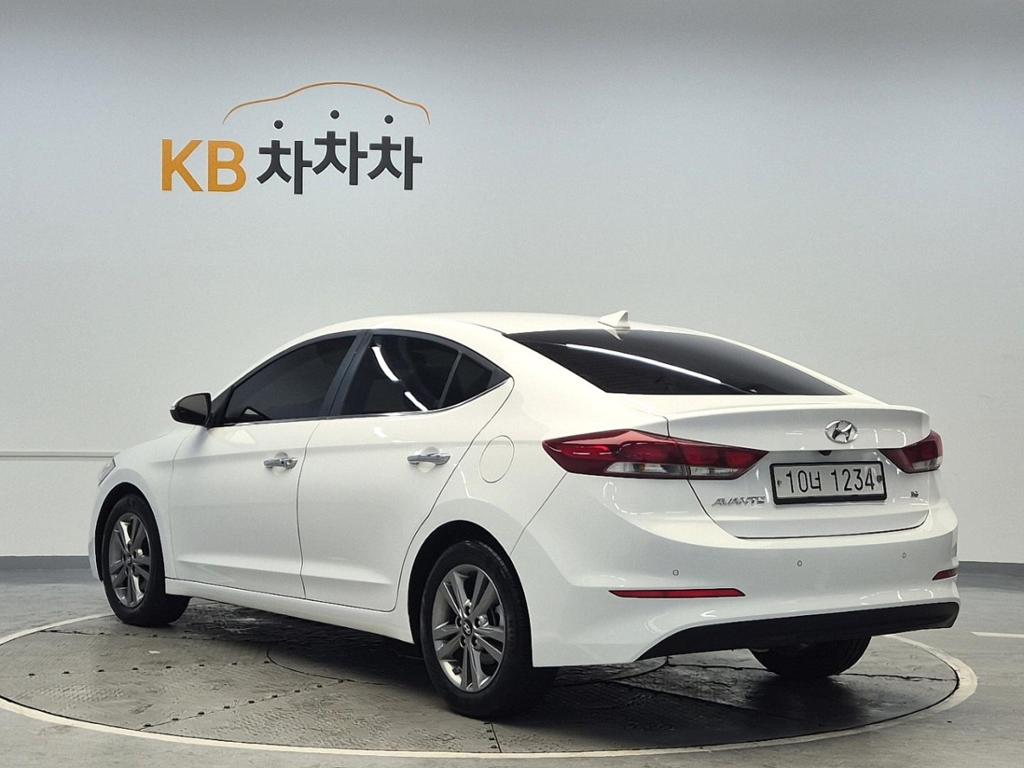 2018 HYUNDAI AVANTE AD 