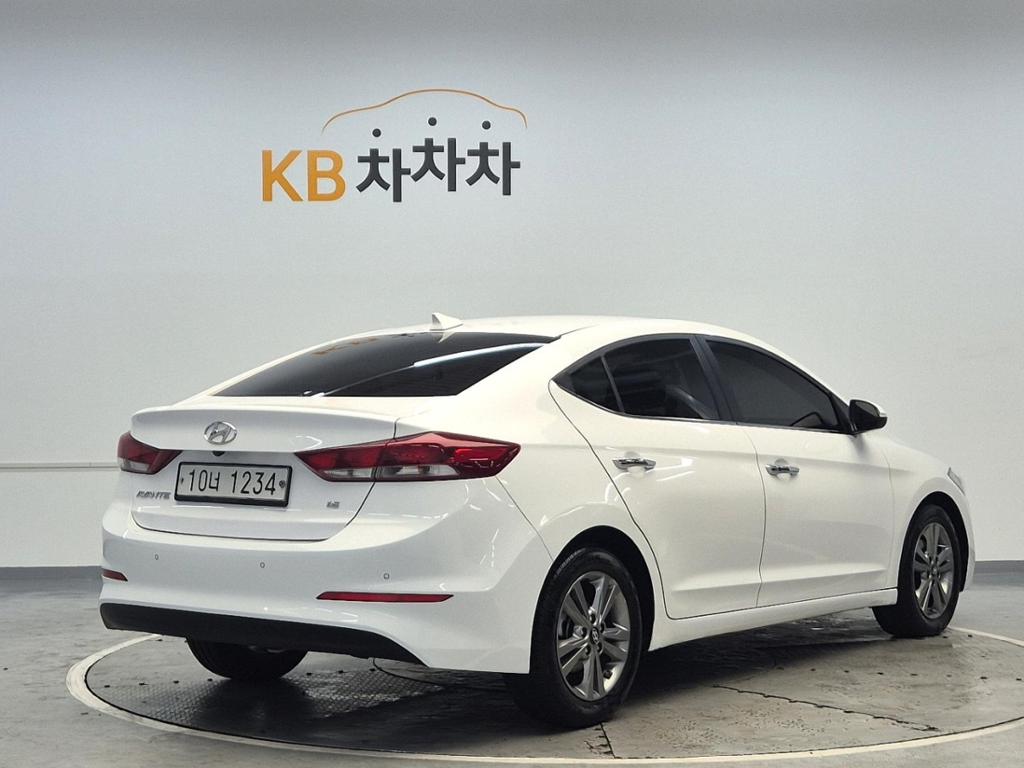 2018 HYUNDAI AVANTE AD 
