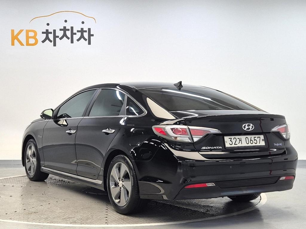2017 HYUNDAI LF SONATA HYBRID 