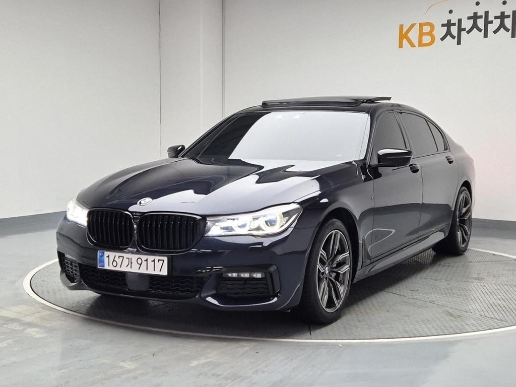 2017 BMW 7 SERIES (6Gen) 
